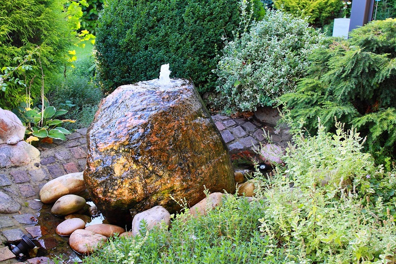 35+ schön Bilder Quellsteine Für Garten : Brunnen, Quellstein