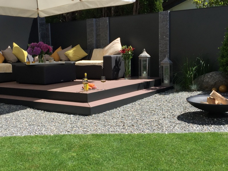 schöne Terrasse in Holzoptik